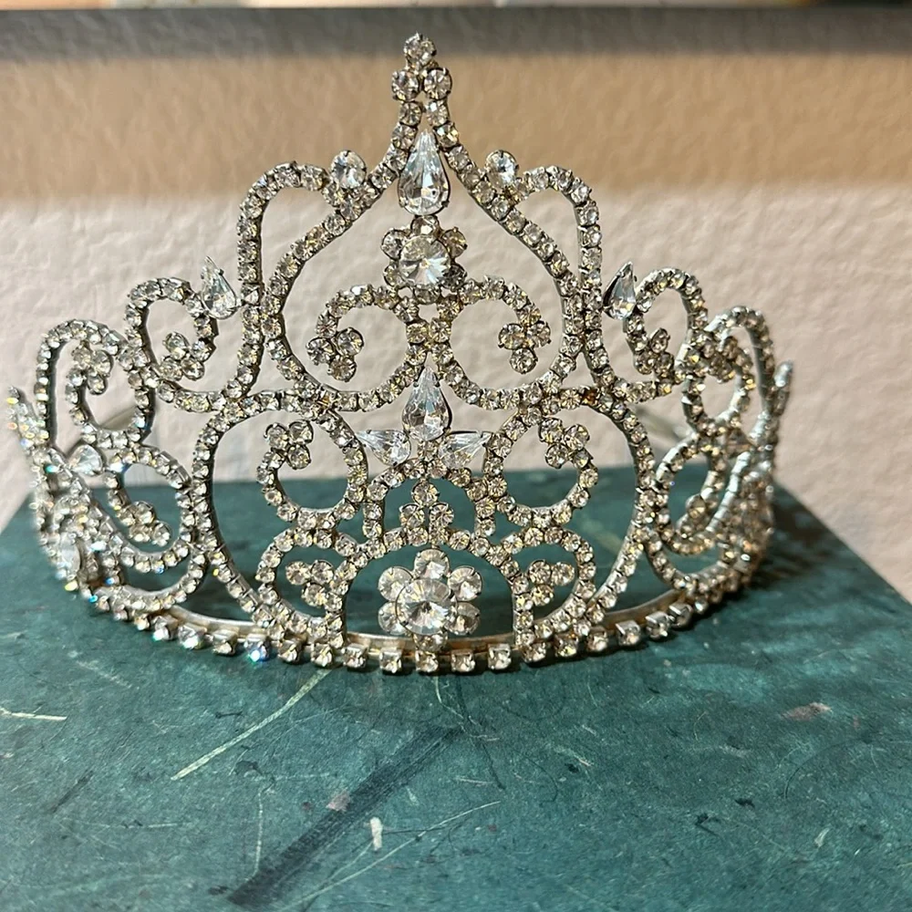 Vintage Rhinestone Tiara Silver Bridal Crown Pageant Prom Costume - Picture 4 of 9